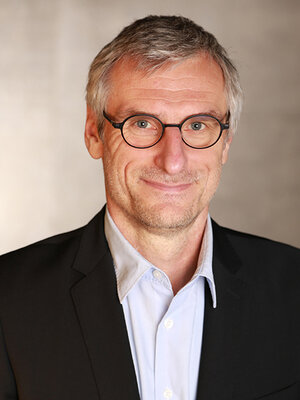 Porträt Prof. Dr. Lutz Thieme